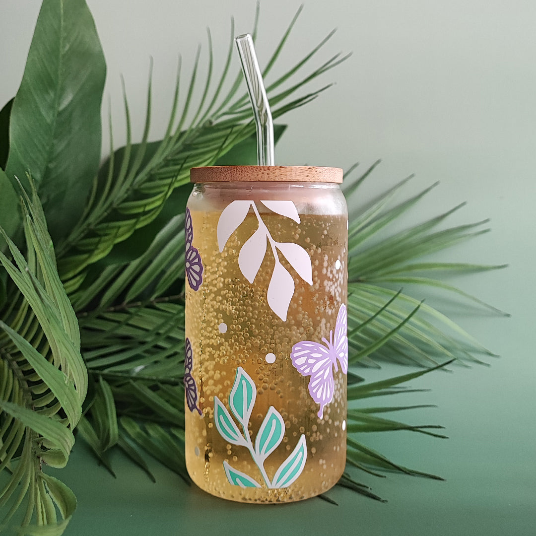 Glasbecher "Schmetterlinge" mit Holzdeckel & Glasstrohhalm, 500 ml