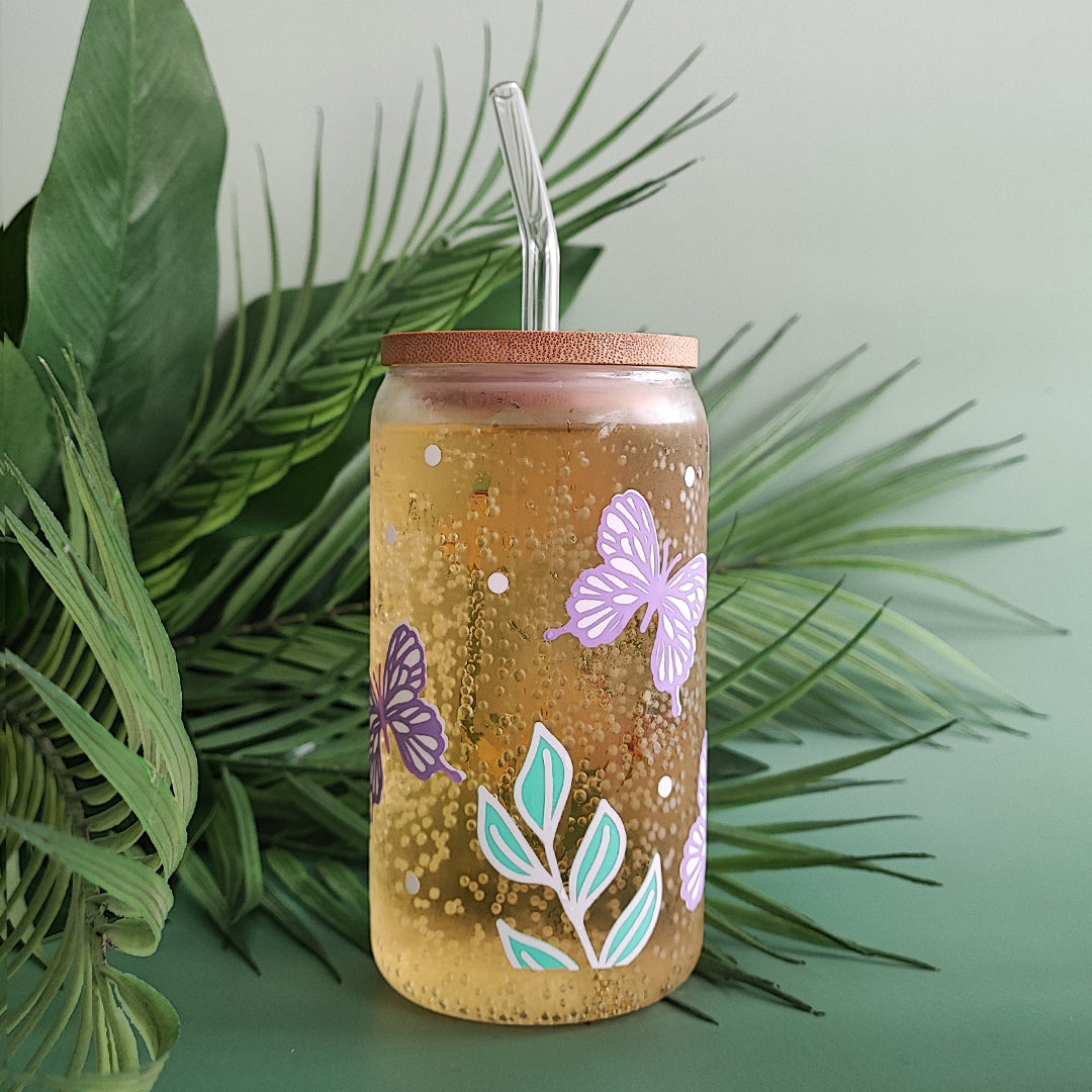 Glasbecher "Schmetterlinge" mit Holzdeckel & Glasstrohhalm, 500 ml