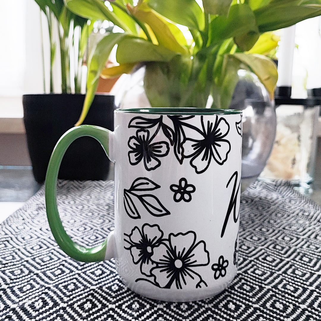 Tasse "Flowers", Name PERSONALISIERBAR, 425 ml (spülmaschinenfest)